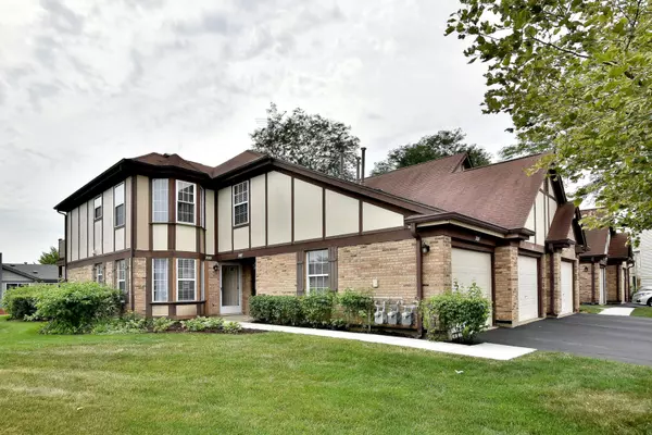 Streamwood, IL 60107,209 Green Knoll Lane