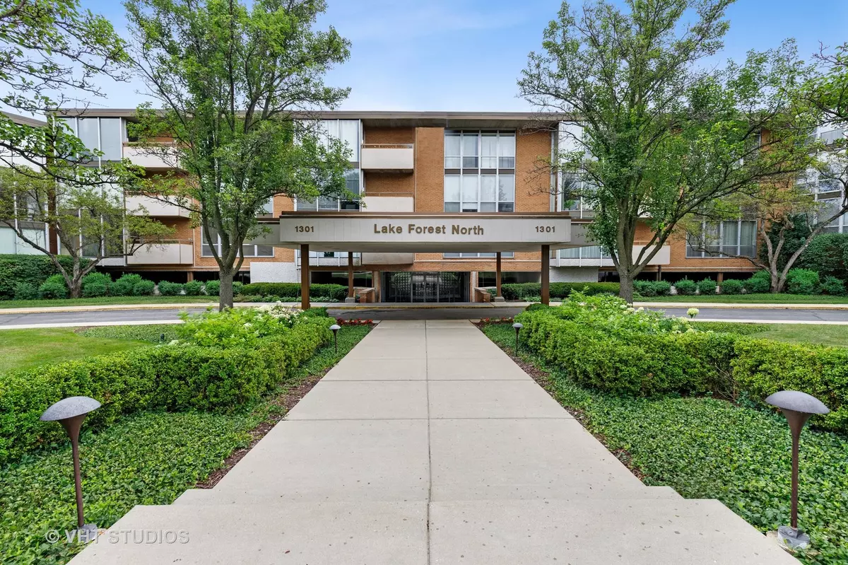 Lake Forest, IL 60045,1301 N WESTERN Avenue #228