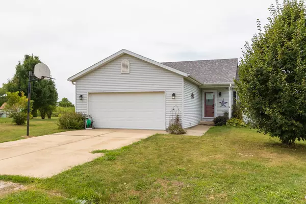 Downs, IL 61736,127 Mallard Drive