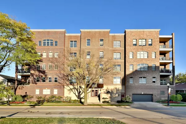 Downers Grove, IL 60515,4929 FOREST Avenue #2F