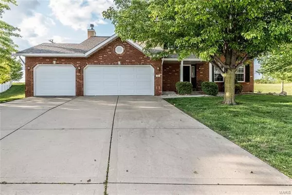 1 SUNSET CHASE,  Troy,  IL 62294