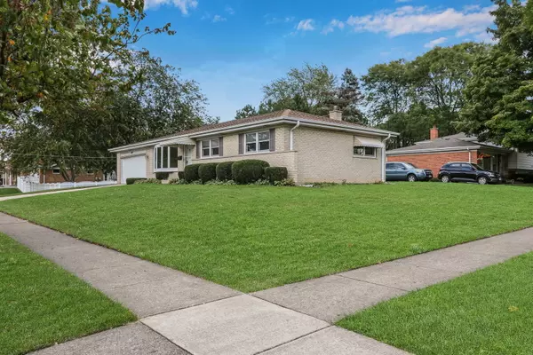 Mount Prospect, IL 60056,1703 W Lincoln Street