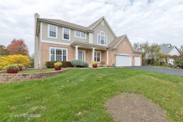 Wauconda, IL 60084,431 OAK GROVE Circle