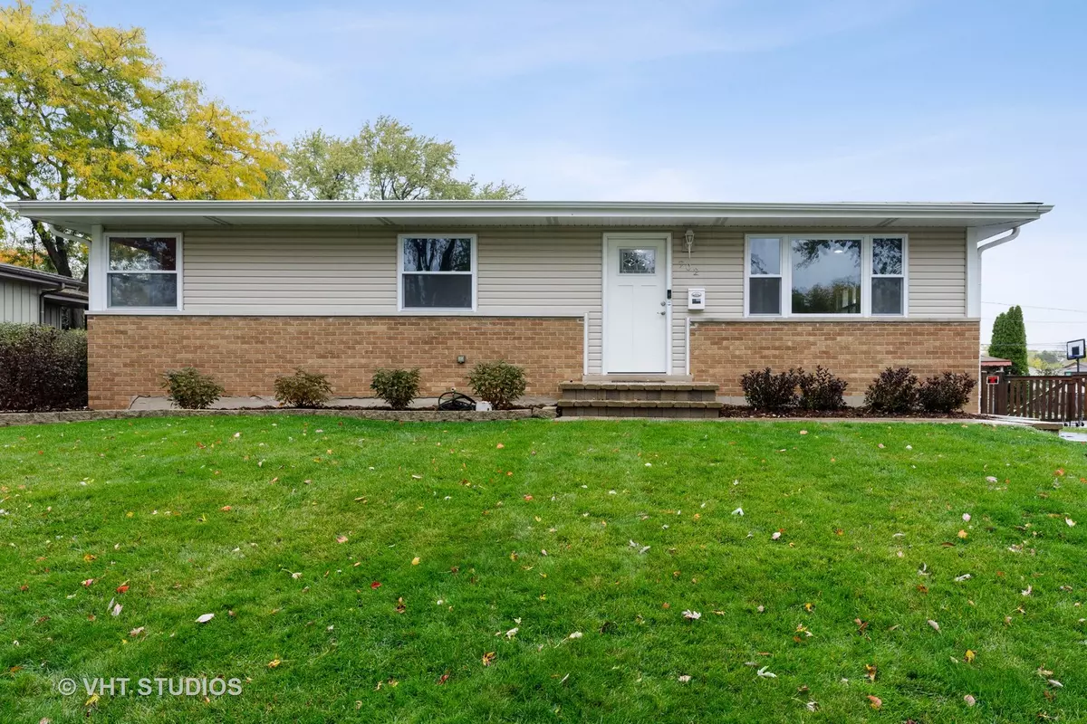 Mount Prospect, IL 60056,702 E Hackberry Lane