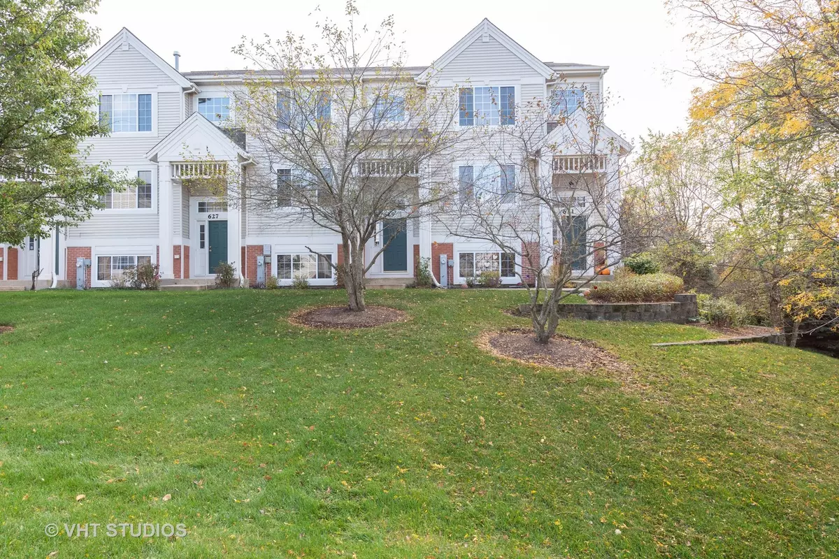 Cary, IL 60013,629 Cary Woods Circle #629