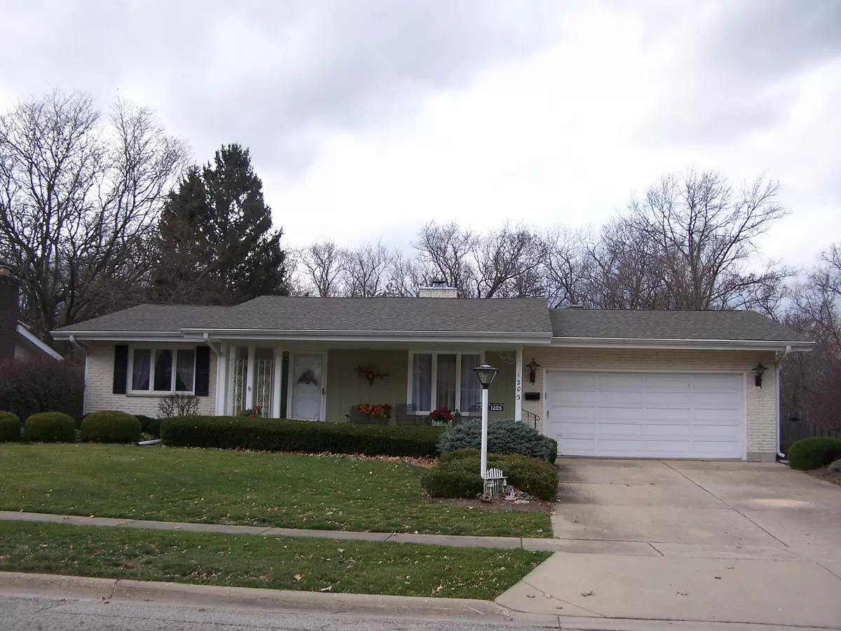 Mchenry, IL 60050,1203 OAKWOOD Drive