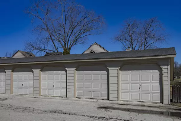 Gurnee, IL 60031,674 Beth Court