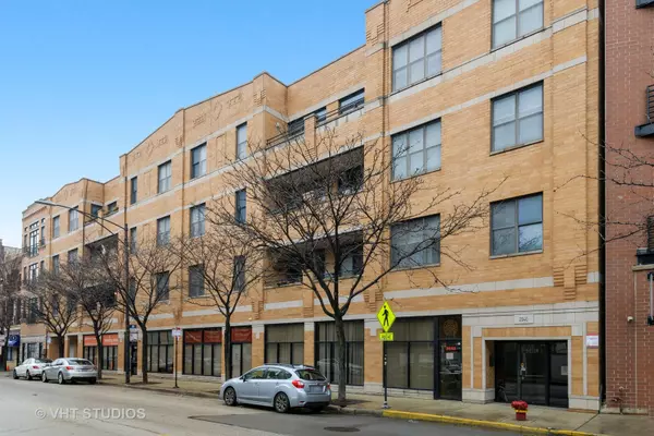 Chicago, IL 60618,2040 W Belmont Avenue #204