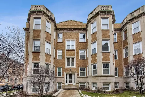 Chicago, IL 60657,861 W Cornelia Avenue #3