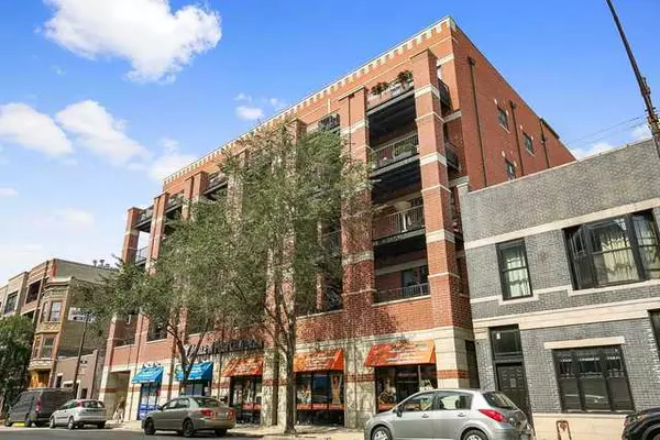 Chicago, IL 60618,2222 W Belmont Avenue #504