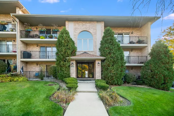 Downers Grove, IL 60515,4419 Pershing Avenue #202