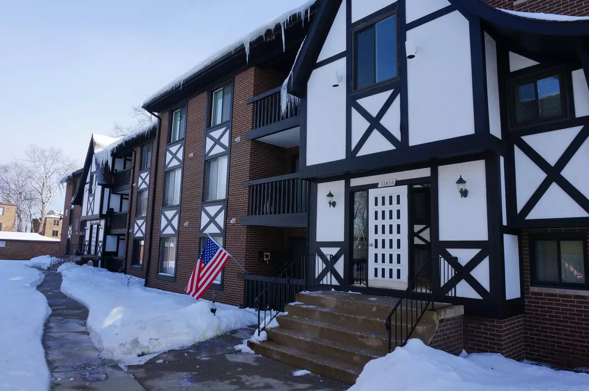 Crestwood, IL 60418,13609 S LAMON Avenue #607