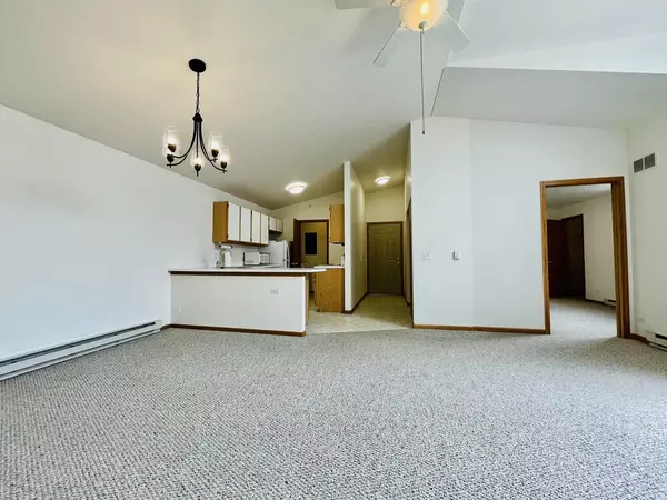 Round Lake Beach, IL 60073,1545 W CRYSTAL ROCK Court #3A