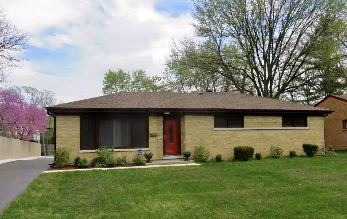 Highland Park, IL 60035,1409 Ridge Road