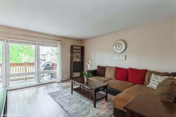 Downers Grove, IL 60515,2208 Arbor Circle #4