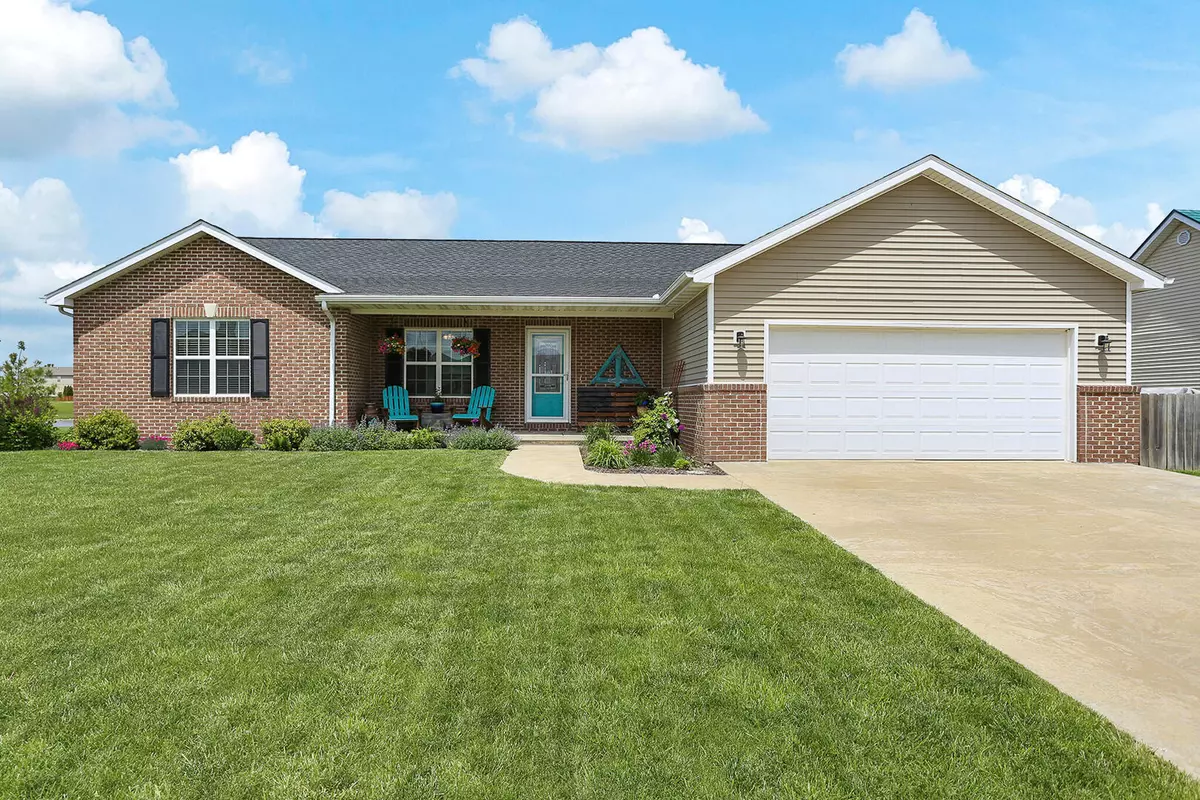 Fisher, IL 61843,302 Robert Drive