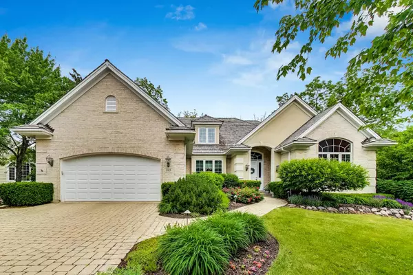 Libertyville, IL 60048,323 Carriage Hill Circle