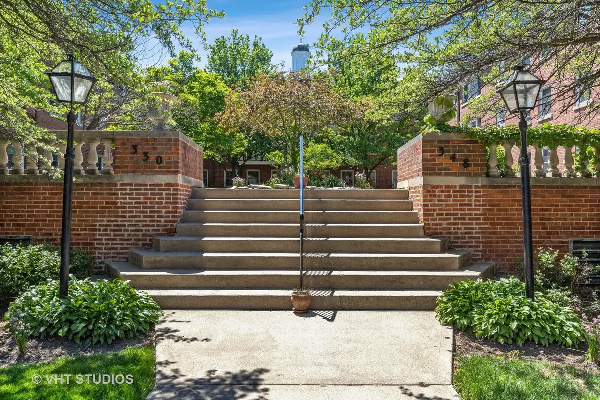 Evanston, IL 60202,336 Ridge Avenue #2