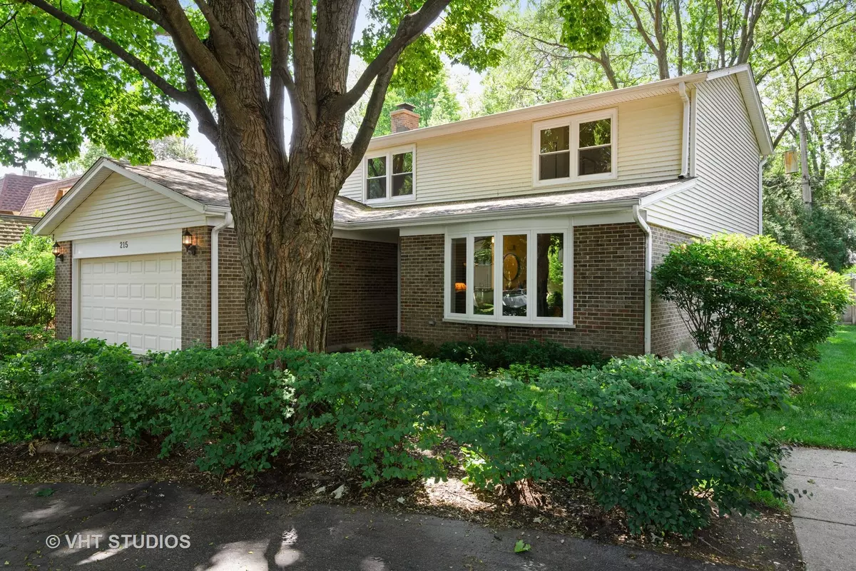 Wilmette, IL 60091,215 Pin Oak Drive