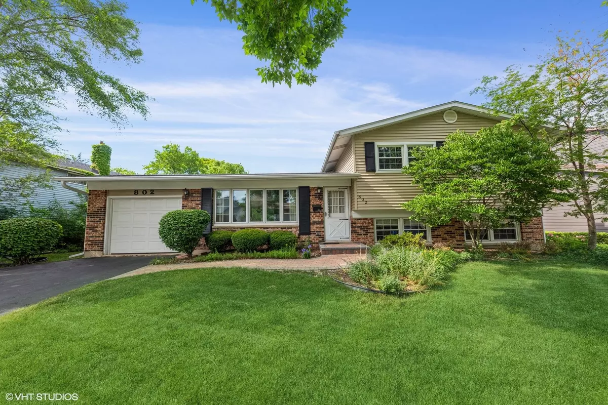 Arlington Heights, IL 60004,802 W Tanglewood Drive