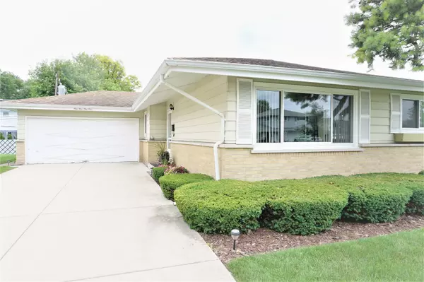 Mount Prospect, IL 60056,1411 E Barberry Lane