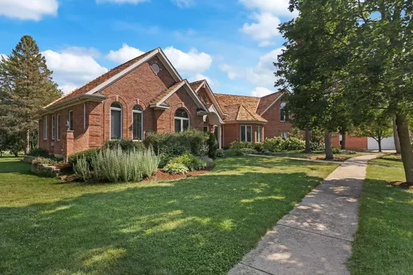 Gurnee, IL 60031,5079 Sedona Court