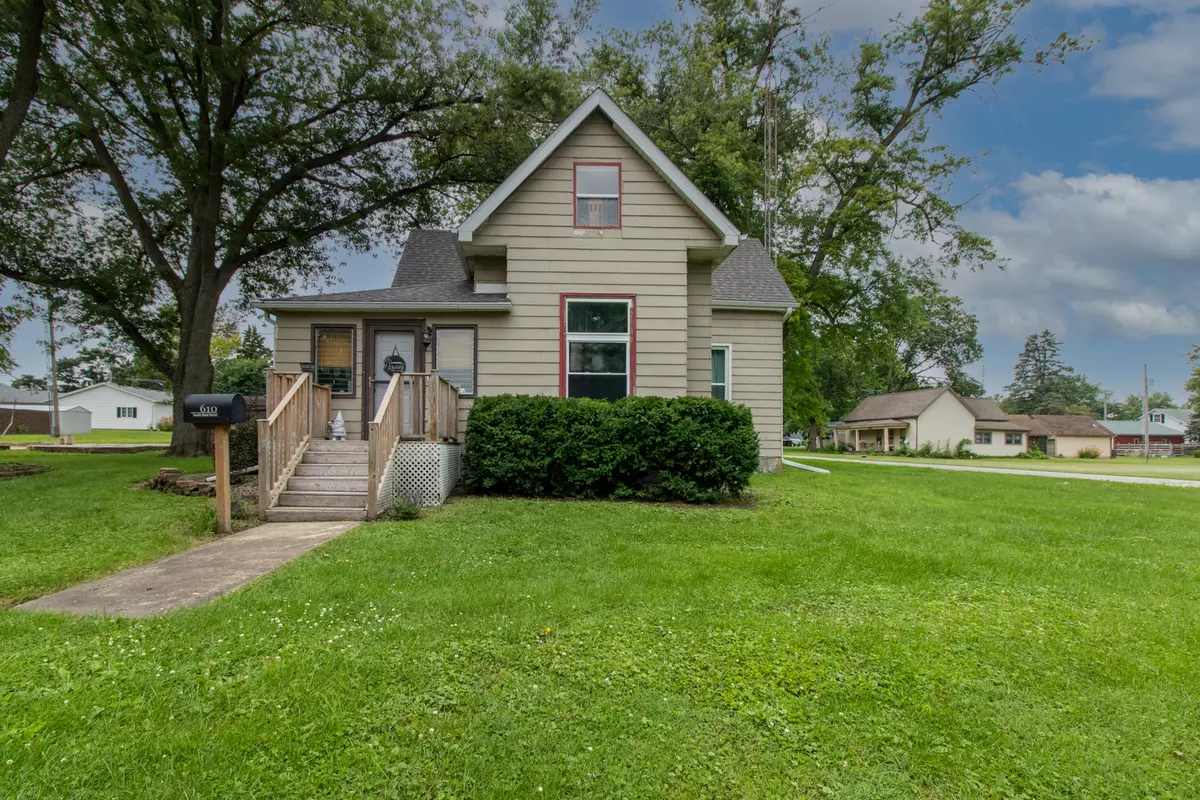 Leroy, IL 61752,610 N Main Street