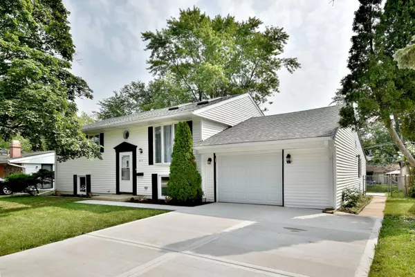 Streamwood, IL 60107,413 Beaver Drive