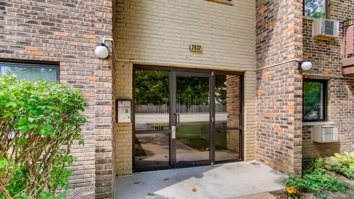 Arlington Heights, IL 60004,2632 N Windsor Drive #202