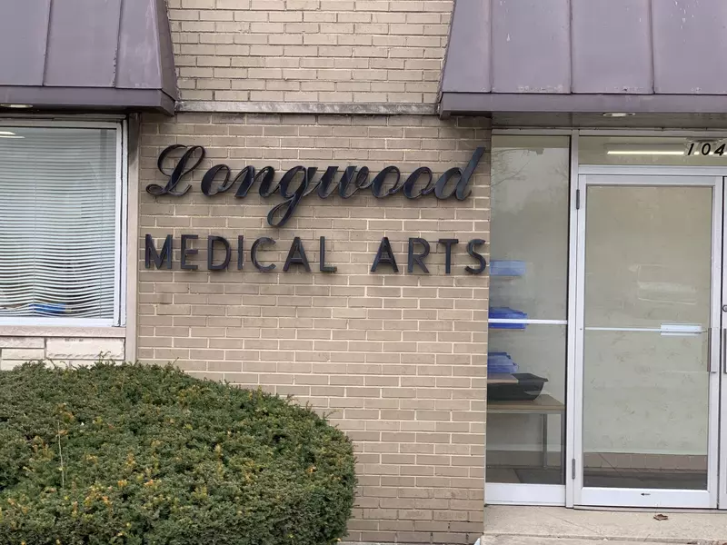 10448 S PULASKI Road #4, Oak Lawn, IL 60453