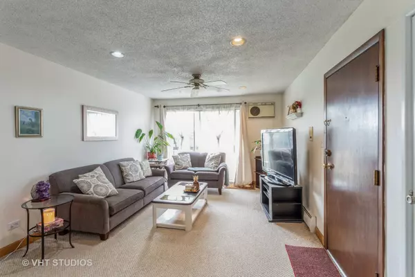 Elk Grove Village, IL 60007,103 Boardwalk Street #2E