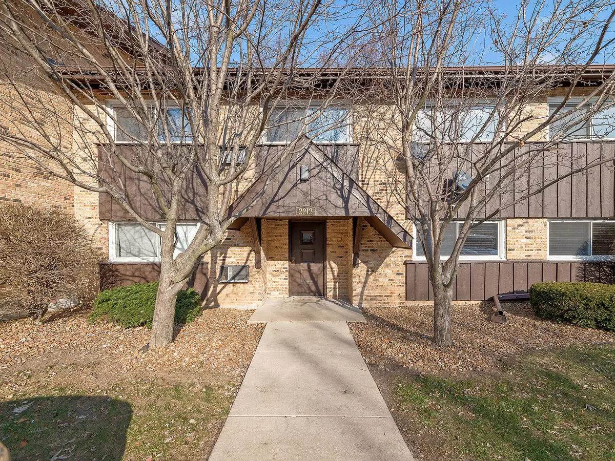 Downers Grove, IL 60515,2212 Arbor Circle #1