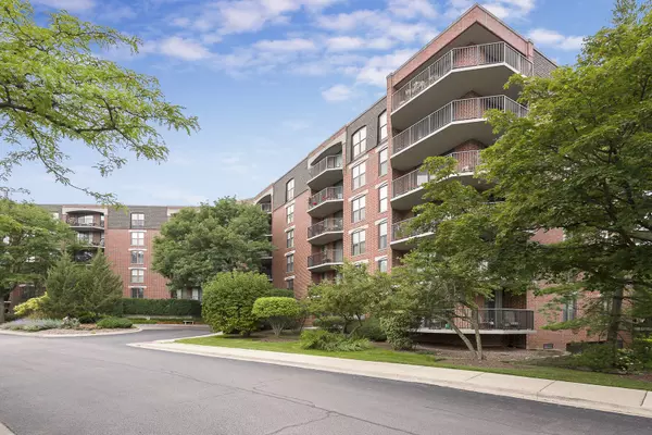 Naperville, IL 60540,509 AURORA Avenue #413