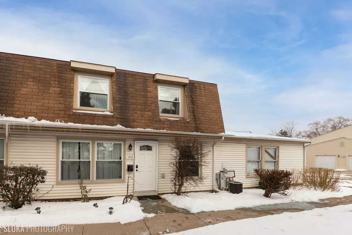 Hoffman Estates, IL 60169,1713 Queensbury Circle #5921