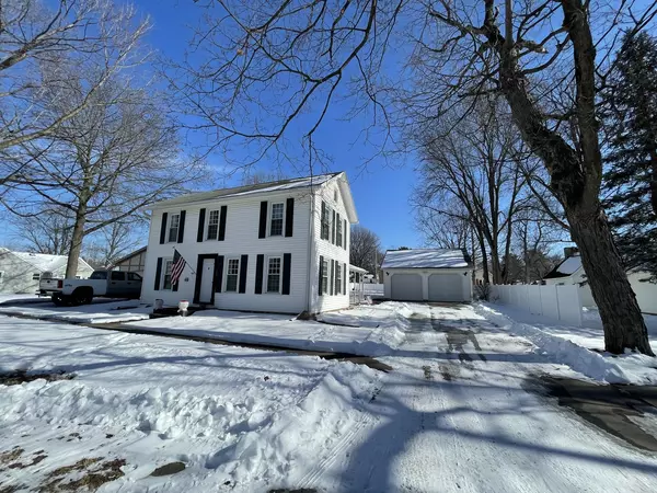 Lacon, IL 61540,508 N Center Street