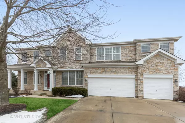 Lake In The Hills, IL 60156,7 Birchwood Court