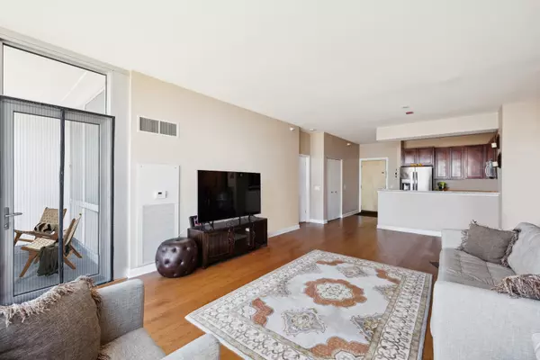 Chicago, IL 60616,1629 S Prairie Avenue #2204