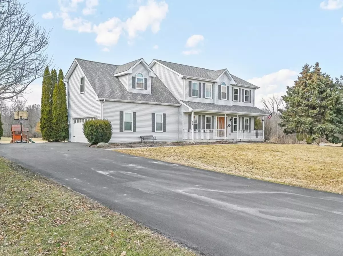 Yorkville, IL 60560,337 Country Lane