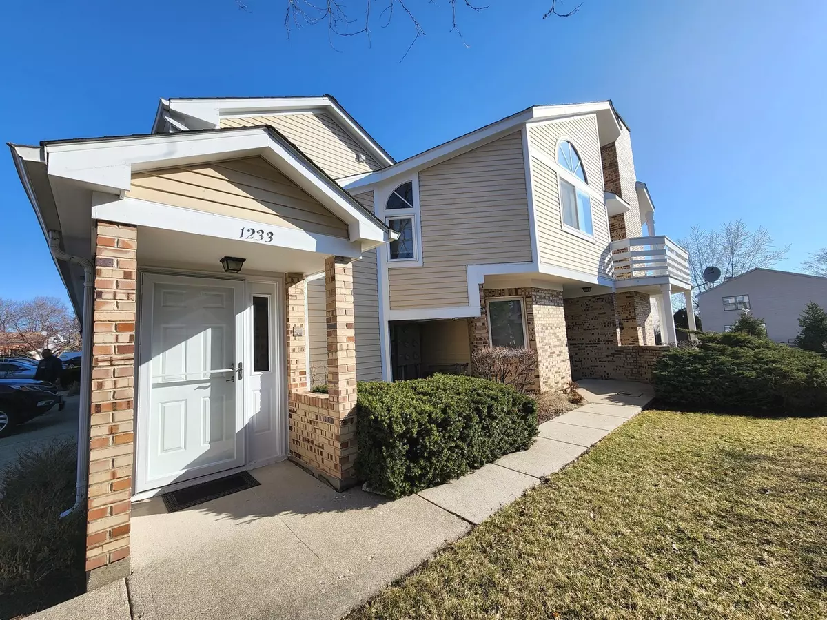 Buffalo Grove, IL 60089,1233 Ranch View Court #3