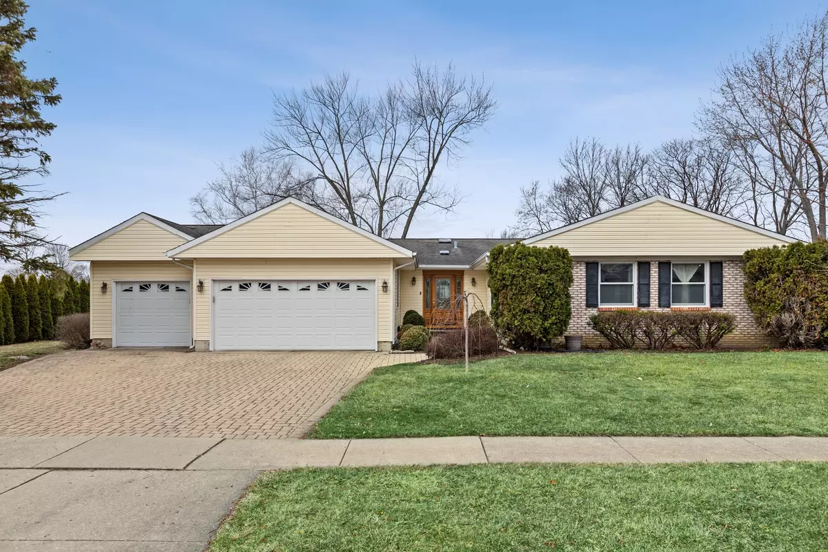 Buffalo Grove, IL 60089,930 PARKER Lane