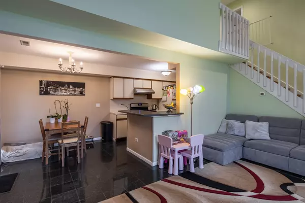 Palatine, IL 60067,1007 N Knollwood Drive