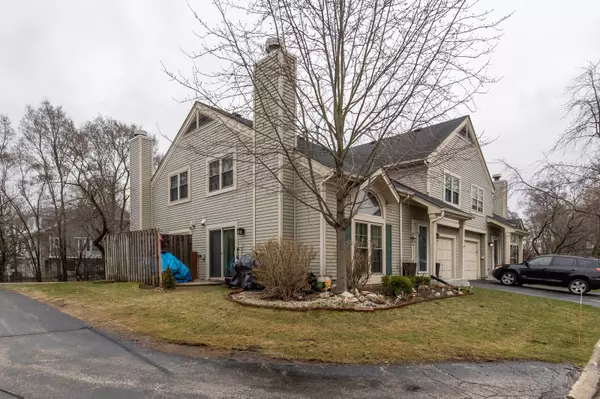 Palatine, IL 60067,1007 N Knollwood Drive