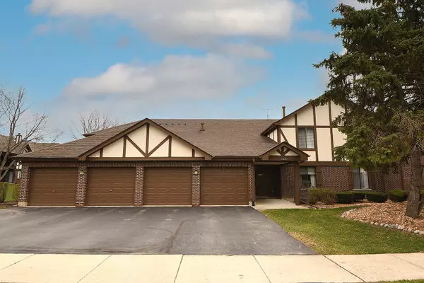 Tinley Park, IL 60477,18035 ROYAL OAK Court #1