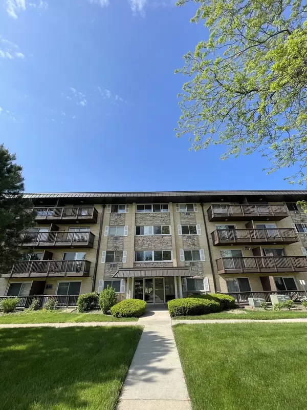 Arlington Heights, IL 60005,2214 S Goebbert Road #379