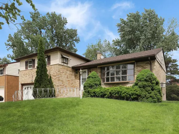 Melrose Park, IL 60160,1631 Clay Court