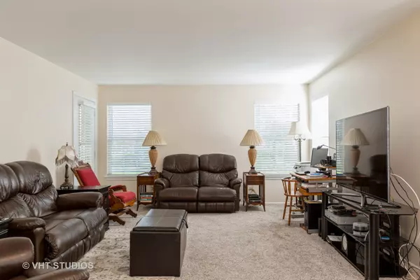 Crystal Lake, IL 60014,1677 Pearl Court #A