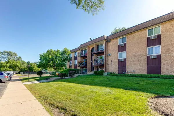 Hoffman Estates, IL 60169,1070 Knoll Lane #1-302