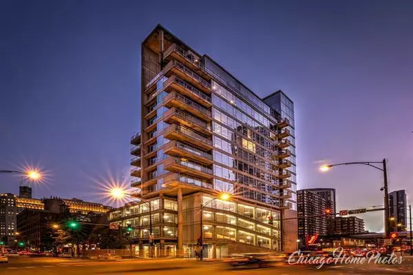 201 W GRAND Avenue #903, Chicago, IL 60654