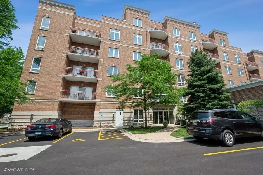 Des Plaines, IL 60016,787 GRACELAND Avenue #203