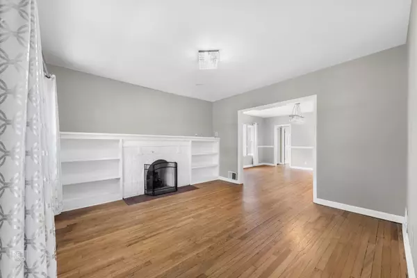 Berwyn, IL 60402,6912 30th Place